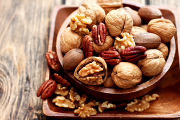 Mixs of nuts in a plate