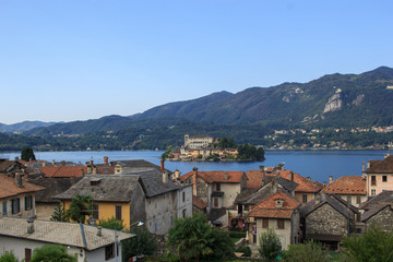 Fototapeta na wymiar traveling in Italy, lago d'Orta.