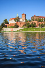 Obraz premium View From Vistula River to Wawel Castle in Krakow