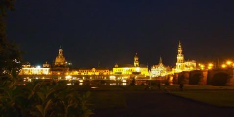 Fototapeta na wymiar Dresden Hofviertel bei Nacht
