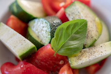 Gemüse mit Basilikum