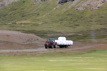 transport des bottes enrubannées