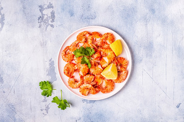Grilled shrimps with lemon parsley and garlic