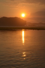 Naklejka premium sunset on the lake