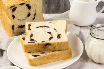 Red wine cranberry toast