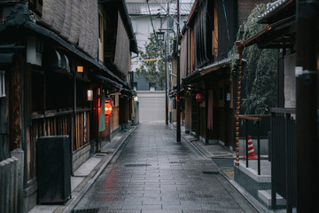 Fototapeta na wymiar Gion Kyoto Downtown urban walkway