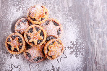 Christmas sweet mince pies with icing sugar