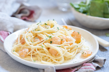spaghetti with shrimps and creamy sauce