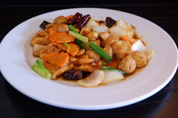 stir fried chicken with cashew nuts