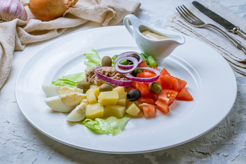 Tuna and vegetable salad