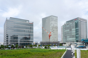 Fototapeta na wymiar 新高島駅周辺の都市風景
