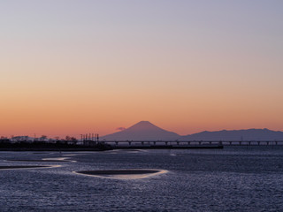 Fototapeta na wymiar アクアラインと富士山
