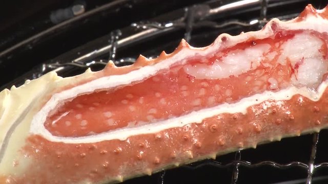 プツプツいう焼きガニ