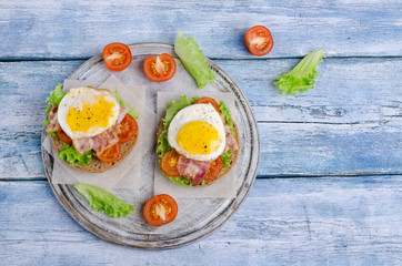 Traditional sandwich with fried bacon