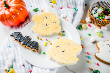 Funny ghost sandwiches for Halloween