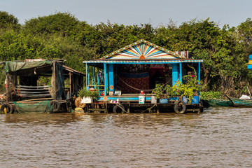 Fototapeta na wymiar Kambodscha - Siem Reap - schwimmende Dörfer auf dem Tonle Sap