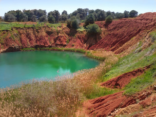 Lago bauxite Monorato
