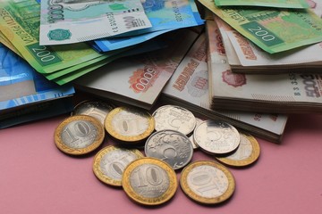 Russian metal money 5000, 1000, 500, 100, 50, five, two,  ten rubles. New 2000 and 200 rubles....
