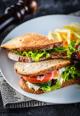 Tuna and veggie burgers