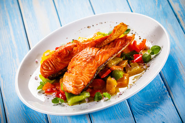 Grilled salmon and vegetables