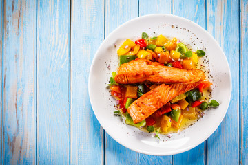 Grilled salmon and vegetables