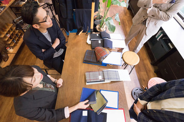 ファッションのデザイン事務所・オーダースーツの販売店