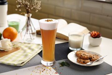 Oolong tea with cream