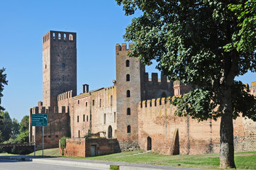Fototapeta na wymiar Mura e castello di Montagnana - Padova
