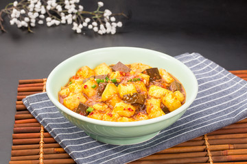 Stewed potatoes with spicy pig blood