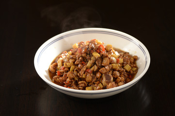 Tea oil ginger stir-fried chicken