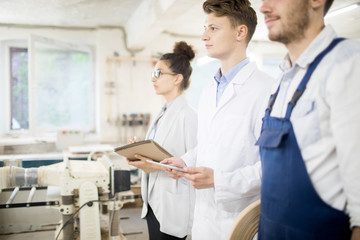 Obraz premium Group of students attending course for young specialists to improve their knowledge