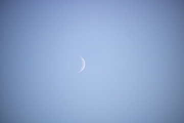 Halb Mond bei Tag 