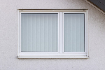 Fototapeta premium Fenster mit Gardienen 