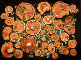 Níscalos al horno con ajo y perejil