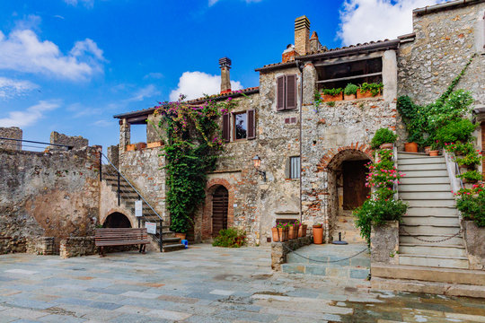 Streets and buildings of Capalbio, Italy