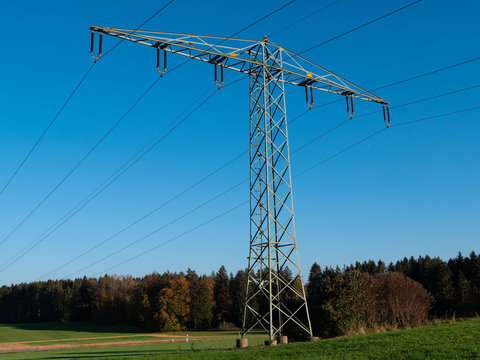 Mast einer 110kv Freileitung in Gitterkonstruktion