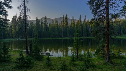 Obraz premium Colorado Rocky Mountain lake with ripple