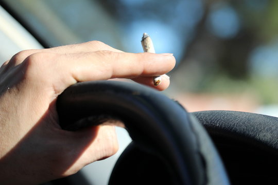 fumer ou  conduire