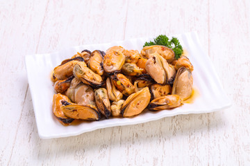 Pickled mussels in the bowl