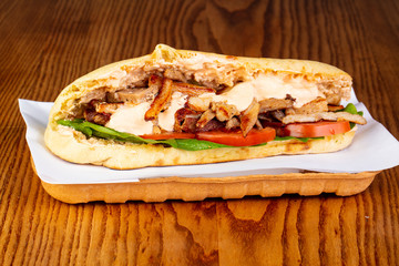 Pita with chicken