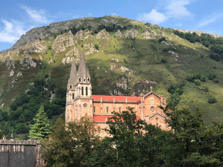 Fototapeta na wymiar View of the Basilica in Covadonga, Spain