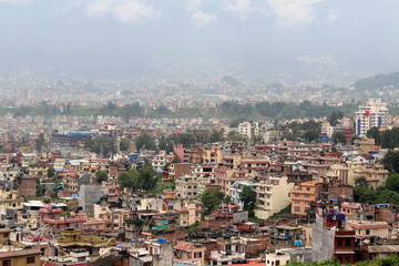 Fototapeta premium Miasto Kathmandu, widziane ze Stupy Swayambhunath na wzgórzu