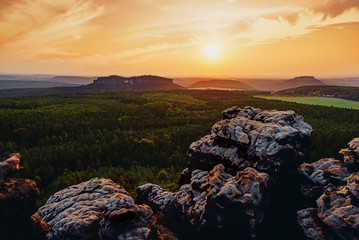 Obraz premium Sonnenuntergang in der Sächsischen Schweiz