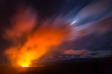 Lunar eclipse over Hawaii at Halemaumau crater on January 31st 2018 © fnendzig