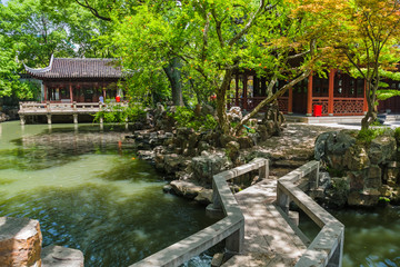 Fototapeta na wymiar Yuyuan garden (Garden of Happiness) in center of Shanghai China