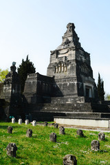 Obraz premium Mausoleo del cimitero di Crespi d'Adda