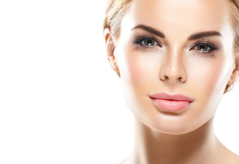 Obraz premium Beautiful eyes lashes woman with blonde hair beautiful and healthy skin woman