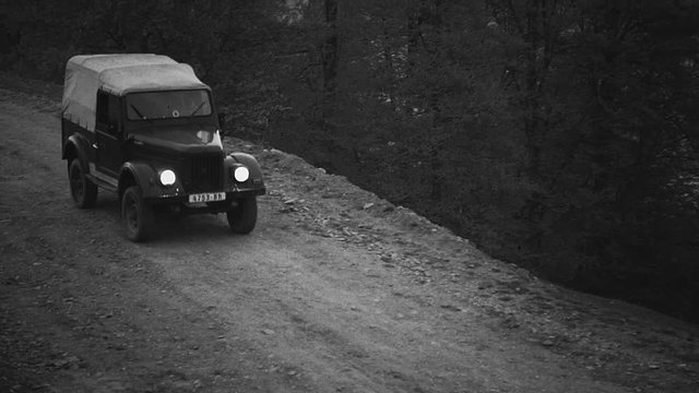 Romanian military Jeep created during the Cold War after the Soviet model.
Military Patrol.