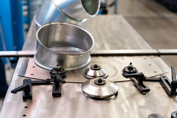 production rolling tool, electric machine. the production of ventilation and gutters. Tool and bending equipment for sheet metal. manufacture or a demonstration stand in the store