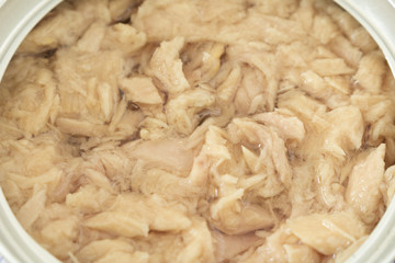 まぐろフレーク油漬の缶詰